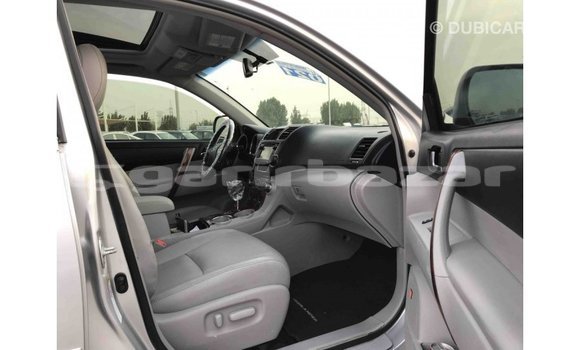 Buy Import 2013 Toyota Highlander in Import - Dubai, Bandarban Buy Import 2013 Toyota Highlander in Import - Dubai, Bandarban