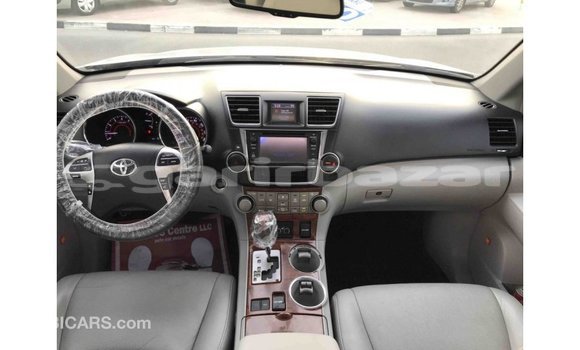 Buy Import 2013 Toyota Highlander in Import - Dubai, Bandarban Buy Import 2013 Toyota Highlander in Import - Dubai, Bandarban