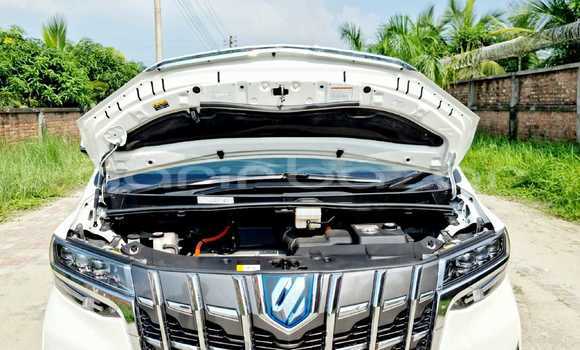 Buy Used 2022 Toyota Alphard in Bhanga, Faridpur Buy Used 2022 Toyota Alphard in Bhanga, Faridpur