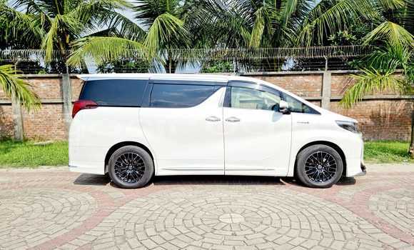 Buy Used 2022 Toyota Alphard in Bhanga, Faridpur Buy Used 2022 Toyota Alphard in Bhanga, Faridpur