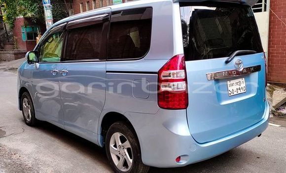Buy Used 2022 Toyota Noah in Badarganj, Rangpur Buy Used 2022 Toyota Noah in Badarganj, Rangpur