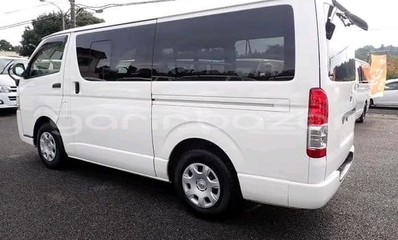 কেনা ব্যবহৃত Toyota Hiace White গাড়ী মধ্যে আলমডাঙ্গা মধ্যে Chuadanga কেনা ব্যবহৃত Toyota Hiace White গাড়ী মধ্যে আলমডাঙ্গা মধ্যে Chuadanga