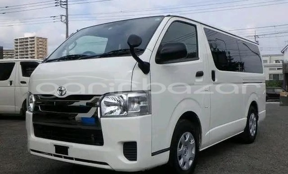 কেনা ব্যবহৃত Toyota Hiace White গাড়ী মধ্যে আলমডাঙ্গা মধ্যে Chuadanga কেনা ব্যবহৃত Toyota Hiace White গাড়ী মধ্যে আলমডাঙ্গা মধ্যে Chuadanga