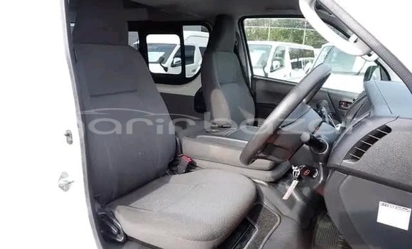 কেনা ব্যবহৃত Toyota Hiace White গাড়ী মধ্যে আলমডাঙ্গা মধ্যে Chuadanga কেনা ব্যবহৃত Toyota Hiace White গাড়ী মধ্যে আলমডাঙ্গা মধ্যে Chuadanga