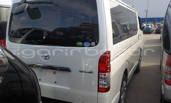 Buy Used 2021 Toyota Hiace in Bagerhat, Khulna Buy Used 2021 Toyota Hiace in Bagerhat, Khulna