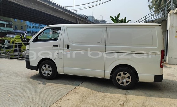 Buy Used 2021 Toyota Hiace in Bagerhat, Khulna Buy Used 2021 Toyota Hiace in Bagerhat, Khulna