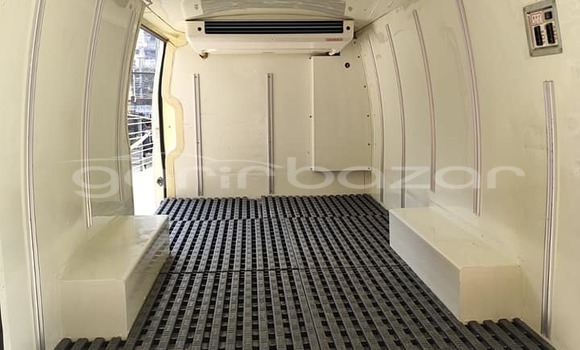 Buy Used 2021 Toyota Hiace in Bagerhat, Khulna Buy Used 2021 Toyota Hiace in Bagerhat, Khulna