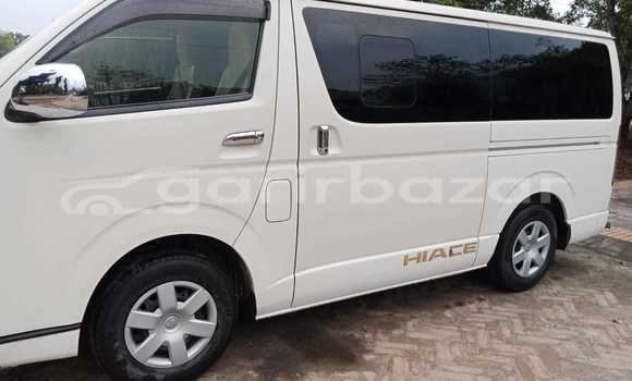 Buy Used 2017 Toyota Hiace gl in Dhaka, Dhaka Buy Used 2017 Toyota Hiace gl in Dhaka, Dhaka