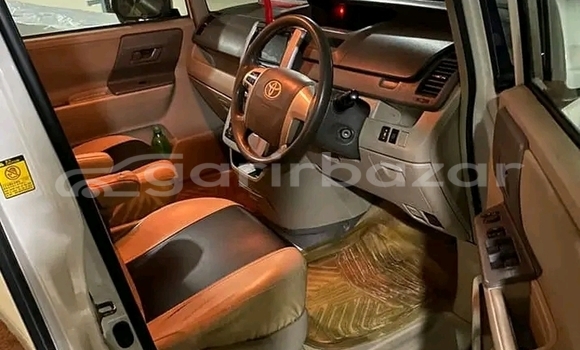 Buy Used Toyota Noah in Bajitpur, Kishorganj Buy Used Toyota Noah in Bajitpur, Kishorganj