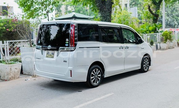 কেনা ব্যবহৃত Toyota Esquire White গাড়ী মধ্যে বদরগঞ্জ মধ্যে Rangpur কেনা ব্যবহৃত Toyota Esquire White গাড়ী মধ্যে বদরগঞ্জ মধ্যে Rangpur