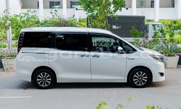 কেনা ব্যবহৃত Toyota Esquire White গাড়ী মধ্যে বদরগঞ্জ মধ্যে Rangpur কেনা ব্যবহৃত Toyota Esquire White গাড়ী মধ্যে বদরগঞ্জ মধ্যে Rangpur