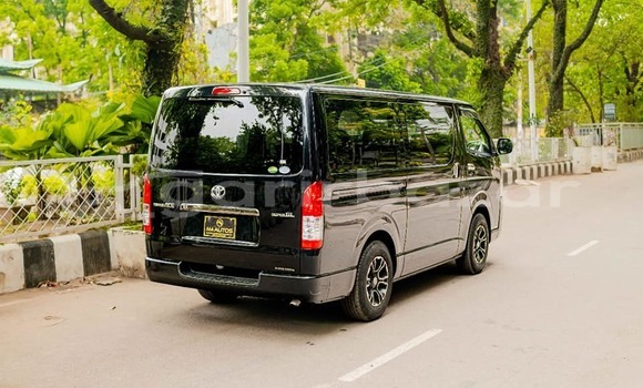 Buy Used 2021 Toyota Hiace in Badarganj, Rangpur Buy Used 2021 Toyota Hiace in Badarganj, Rangpur