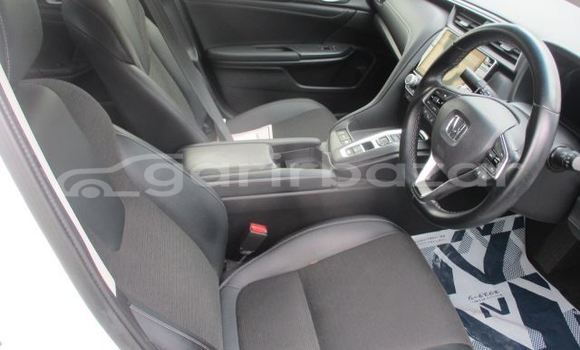 Buy Used 2019 Honda Insight in Dhaka, Dhaka Buy Used 2019 Honda Insight in Dhaka, Dhaka