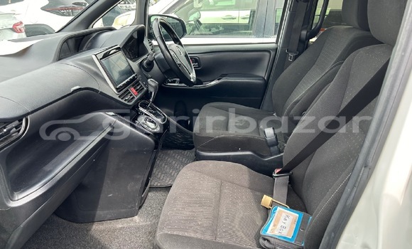 Buy Import 2019 Toyota noah g in Dhaka, Dhaka Buy Import 2019 Toyota noah g in Dhaka, Dhaka
