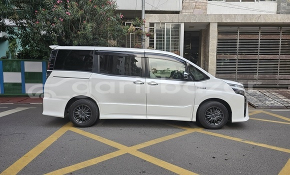Buy Import 2019 Toyota voxy zs kiramiki in Dhaka, Dhaka Buy Import 2019 Toyota voxy zs kiramiki in Dhaka, Dhaka