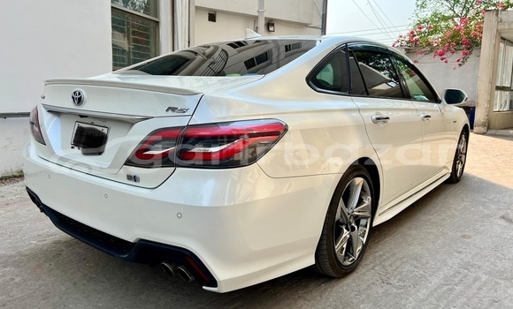 Buy New 2018 Toyota Crown RS Advance in Dhaka, Dhaka Buy New 2018 Toyota Crown RS Advance in Dhaka, Dhaka