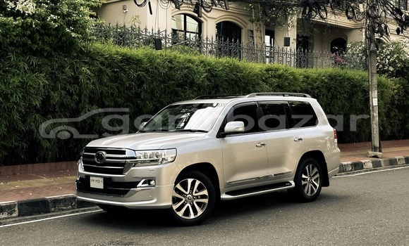 Buy Used 2019 Toyota Land Cruiser in Dhaka, Dhaka Buy Used 2019 Toyota Land Cruiser in Dhaka, Dhaka