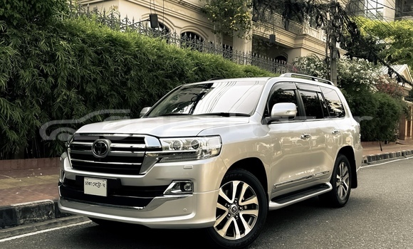 Buy Used 2019 Toyota Land Cruiser in Dhaka, Dhaka Buy Used 2019 Toyota Land Cruiser in Dhaka, Dhaka