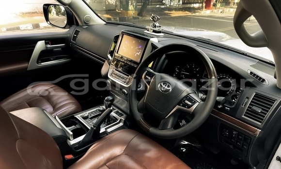 Buy Used 2019 Toyota Land Cruiser in Dhaka, Dhaka Buy Used 2019 Toyota Land Cruiser in Dhaka, Dhaka