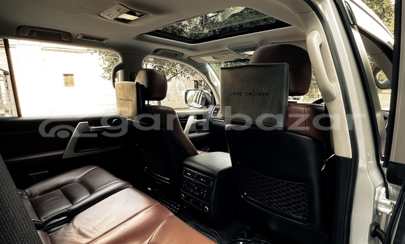 Buy Used 2019 Toyota Land Cruiser in Dhaka, Dhaka Buy Used 2019 Toyota Land Cruiser in Dhaka, Dhaka