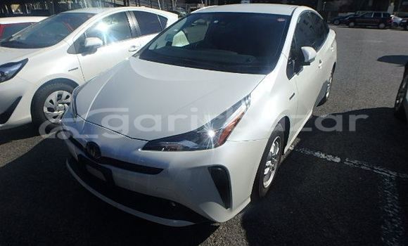 Buy Import 2019 Toyota Prius in Dhaka, Dhaka Buy Import 2019 Toyota Prius in Dhaka, Dhaka
