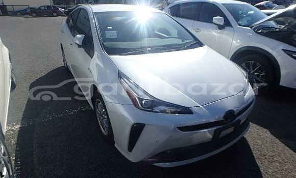 Buy Import 2019 Toyota Prius in Dhaka, Dhaka Buy Import 2019 Toyota Prius in Dhaka, Dhaka