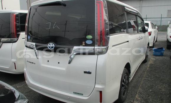 Buy Import 2019 Toyota Esquire in Dhaka, Dhaka Buy Import 2019 Toyota Esquire in Dhaka, Dhaka