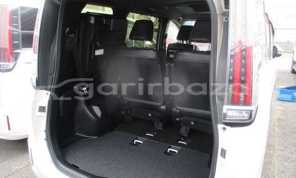 Buy Import 2019 Toyota Esquire in Dhaka, Dhaka Buy Import 2019 Toyota Esquire in Dhaka, Dhaka