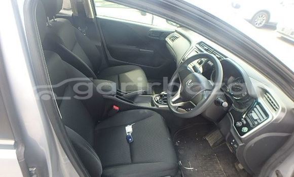 Buy Import 2019 Honda Grace in Dhaka, Dhaka Buy Import 2019 Honda Grace in Dhaka, Dhaka