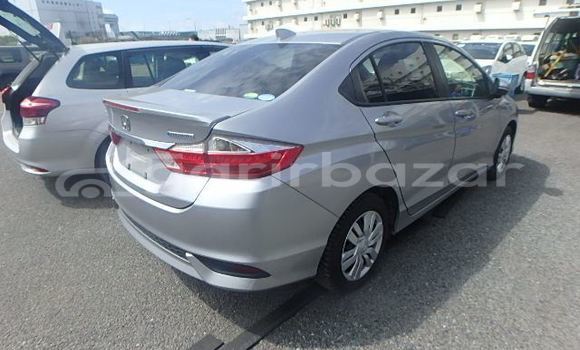 Buy Import 2019 Honda Grace in Dhaka, Dhaka Buy Import 2019 Honda Grace in Dhaka, Dhaka