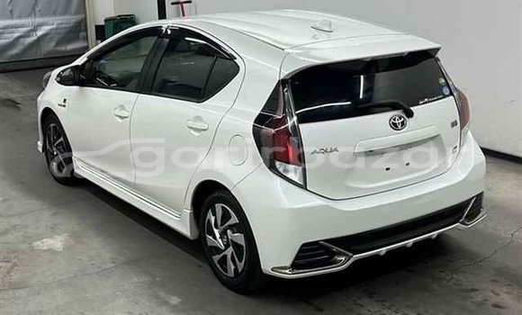 কেনা ব্যবহৃত Toyota Aqua White গাড়ী মধ্যে বদরগঞ্জ মধ্যে Rangpur কেনা ব্যবহৃত Toyota Aqua White গাড়ী মধ্যে বদরগঞ্জ মধ্যে Rangpur