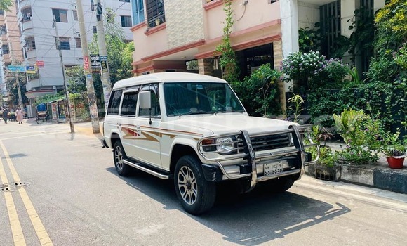 Buy Used 2022 Mitsubishi pajero in Dhaka, Dhaka Buy Used 2022 Mitsubishi pajero in Dhaka, Dhaka