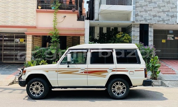 Buy Used 2022 Mitsubishi pajero in Dhaka, Dhaka Buy Used 2022 Mitsubishi pajero in Dhaka, Dhaka