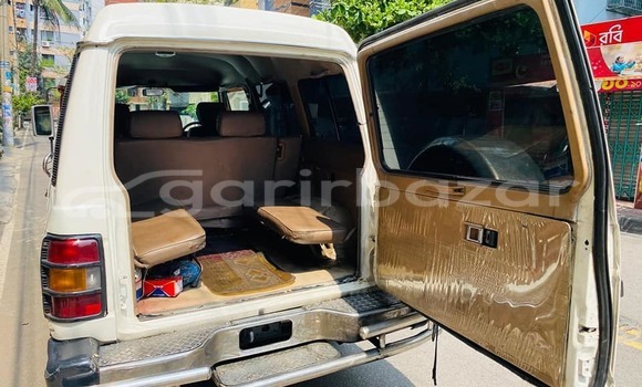 Buy Used 2022 Mitsubishi pajero in Dhaka, Dhaka Buy Used 2022 Mitsubishi pajero in Dhaka, Dhaka