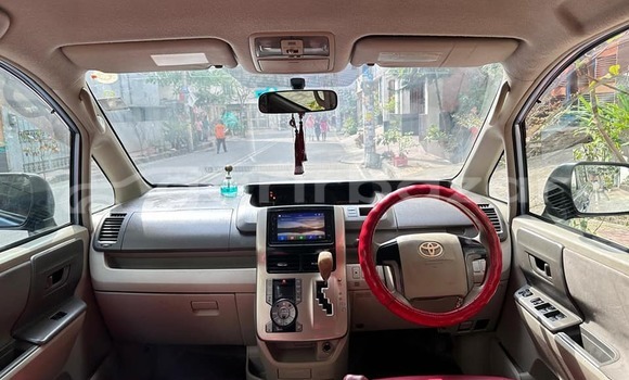 Buy Used 2021 Toyota Noah in Dhaka, Dhaka Buy Used 2021 Toyota Noah in Dhaka, Dhaka