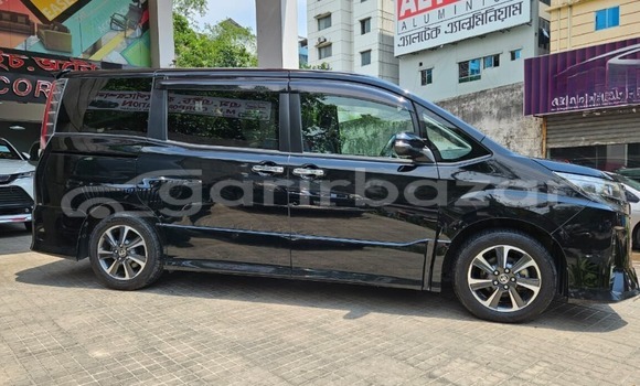 Buy Used 2019 Toyota Noah in Dhaka, Dhaka Buy Used 2019 Toyota Noah in Dhaka, Dhaka