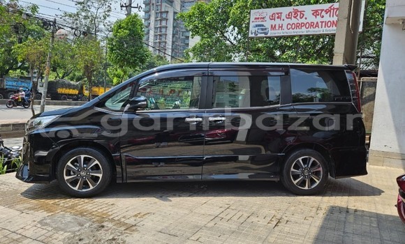 Buy Used 2019 Toyota Noah in Dhaka, Dhaka Buy Used 2019 Toyota Noah in Dhaka, Dhaka