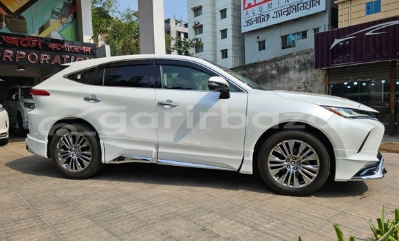 Buy Used 2020 Toyota Harrier in Dhaka, Dhaka Buy Used 2020 Toyota Harrier in Dhaka, Dhaka