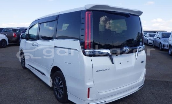 কেনা ব্যবহৃত Toyota Esquire White গাড়ী মধ্যে ঢাকা মধ্যে Dhaka কেনা ব্যবহৃত Toyota Esquire White গাড়ী মধ্যে ঢাকা মধ্যে Dhaka