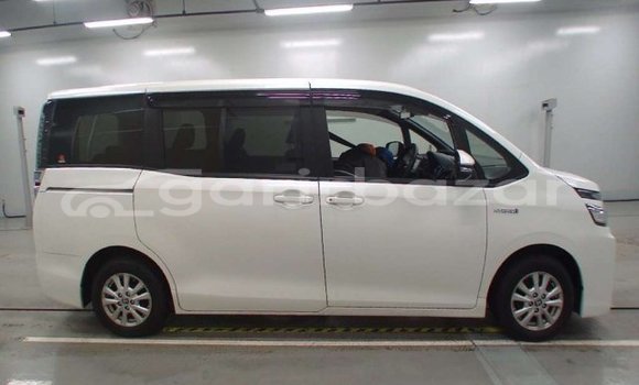 Buy Used 2019 Toyota Voxy in Dhaka, Dhaka Buy Used 2019 Toyota Voxy in Dhaka, Dhaka