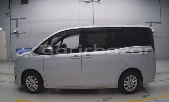 Buy Used 2019 Toyota Noah in Dhaka, Dhaka Buy Used 2019 Toyota Noah in Dhaka, Dhaka