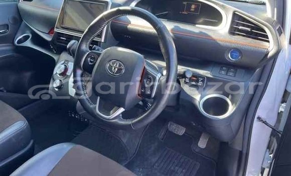 Buy Used 2019 Toyota sienta in Dhaka, Dhaka Buy Used 2019 Toyota sienta in Dhaka, Dhaka