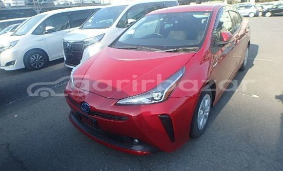 কেনা আমদানি Toyota prius s led Red গাড়ী মধ্যে ঢাকা মধ্যে Dhaka