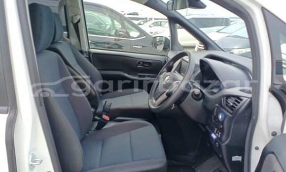 কেনা ব্যবহৃত Toyota Noha White গাড়ী মধ্যে ঢাকা মধ্যে Dhaka কেনা ব্যবহৃত Toyota Noha White গাড়ী মধ্যে ঢাকা মধ্যে Dhaka