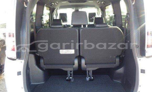 কেনা ব্যবহৃত Toyota Esquire White গাড়ী মধ্যে ঢাকা মধ্যে Dhaka কেনা ব্যবহৃত Toyota Esquire White গাড়ী মধ্যে ঢাকা মধ্যে Dhaka