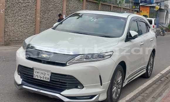 কেনা ব্যবহৃত Toyota Harrier White গাড়ী মধ্যে ঢাকা মধ্যে Dhaka কেনা ব্যবহৃত Toyota Harrier White গাড়ী মধ্যে ঢাকা মধ্যে Dhaka