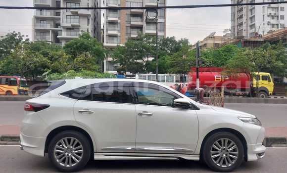 কেনা ব্যবহৃত Toyota Harrier White গাড়ী মধ্যে ঢাকা মধ্যে Dhaka কেনা ব্যবহৃত Toyota Harrier White গাড়ী মধ্যে ঢাকা মধ্যে Dhaka