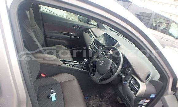 Buy Import 2019 Toyota CH-R in Dhaka, Dhaka Buy Import 2019 Toyota CH-R in Dhaka, Dhaka