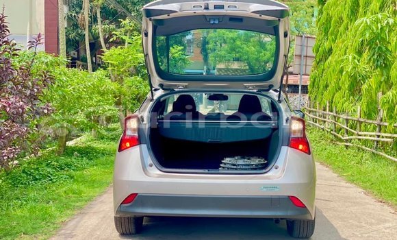 Buy Used 2020 Toyota prius in Dhaka, Dhaka Buy Used 2020 Toyota prius in Dhaka, Dhaka