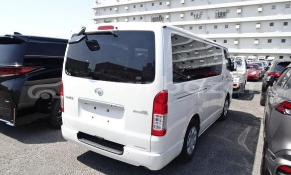 Buy Used 2021 Toyota Hiace in Bagerhat, Khulna Buy Used 2021 Toyota Hiace in Bagerhat, Khulna